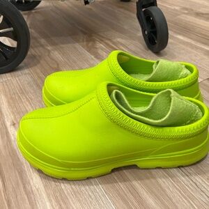 UGG Tasmans Neon Green